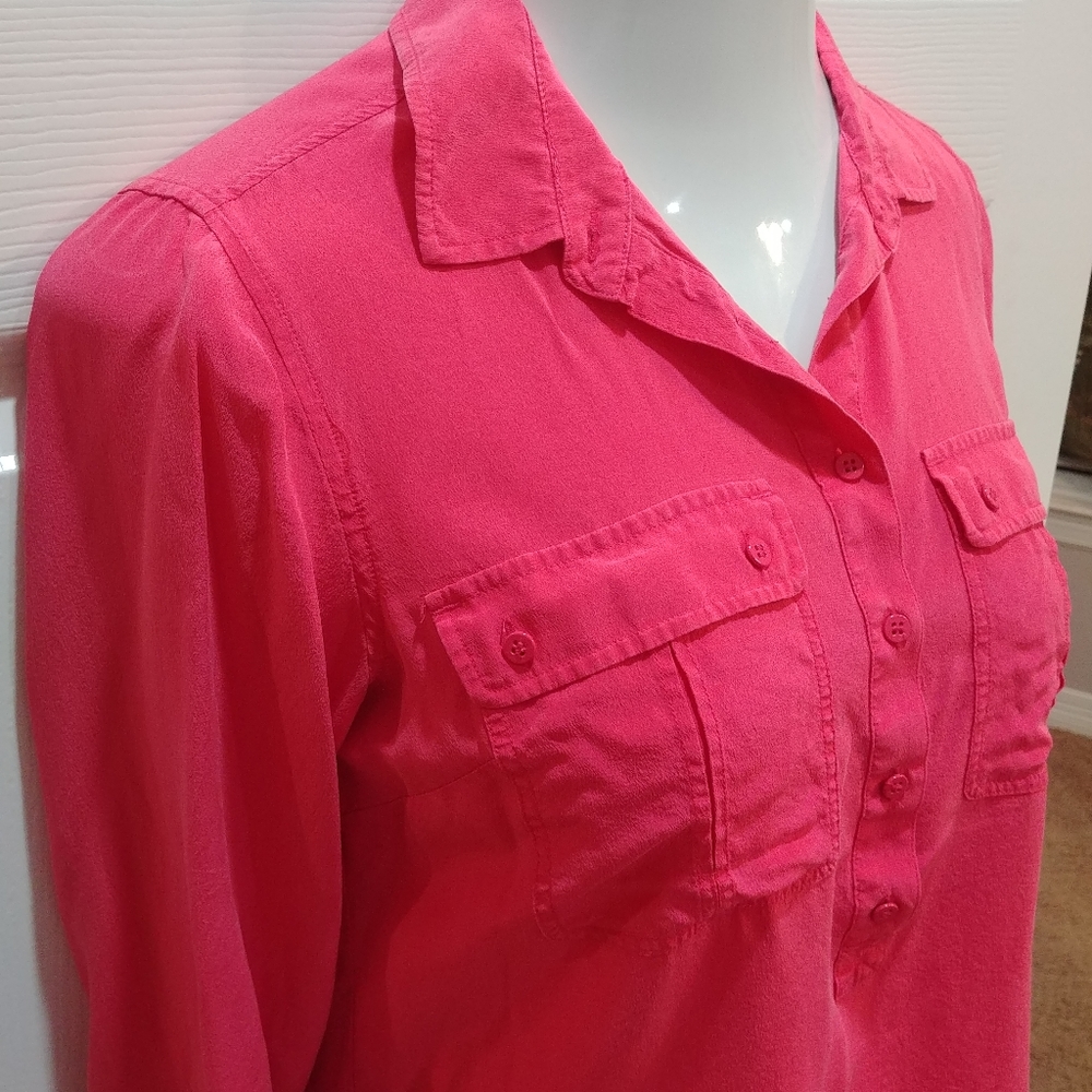 Fossil silk blouse half-button chest pockets Barbie Pink longsleeves size small